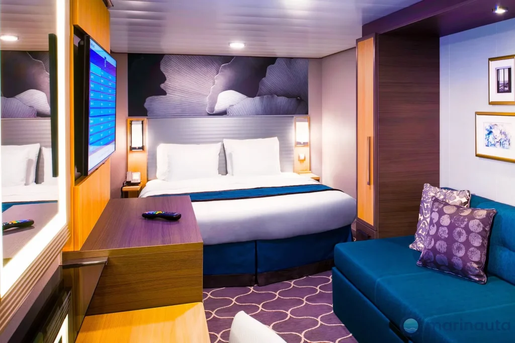 camarote interior de crucero, sin ventana, el tipo de camarote que suele salir en las ofertas más baratas